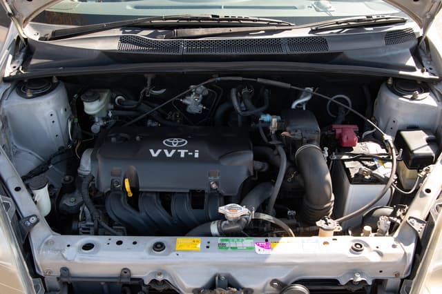 2001 Toyota Vitz JDM car for sale — photo 11 of 15