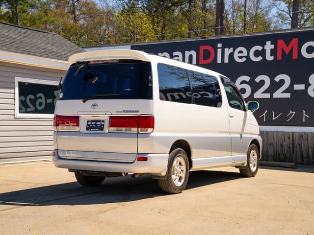 1999 Toyota Regius JDM car for sale — photo 7 of 15