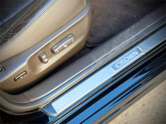 2008 Toyota Crown JDM car for sale — photo 21 of 25