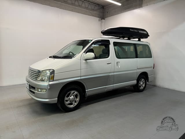 1999 Toyota Regius JDM car for sale — photo 9 of 25