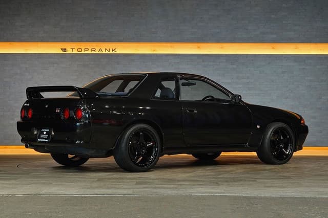 1989 Nissan Skyline JDM car for sale — photo 8 of 25