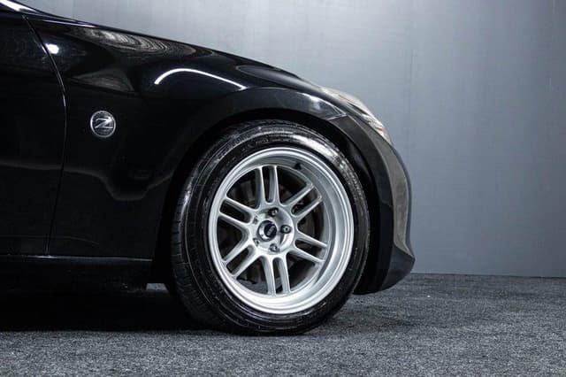 2009 Nissan Fairlady Z JDM car for sale — photo 12 of 18