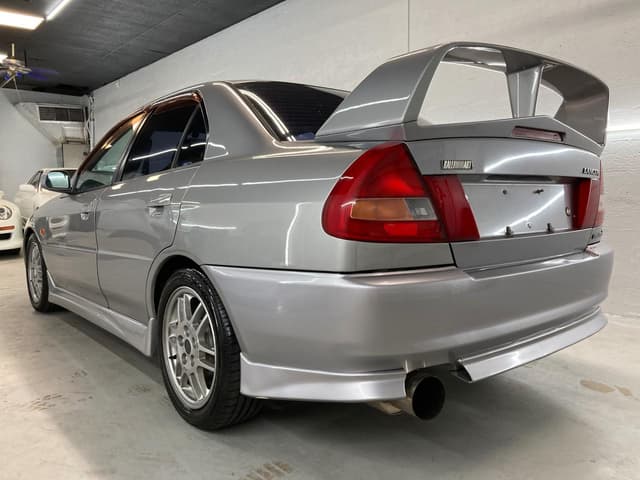 1996 Mitsubishi Lancer Evolution JDM car for sale — photo 5 of 24