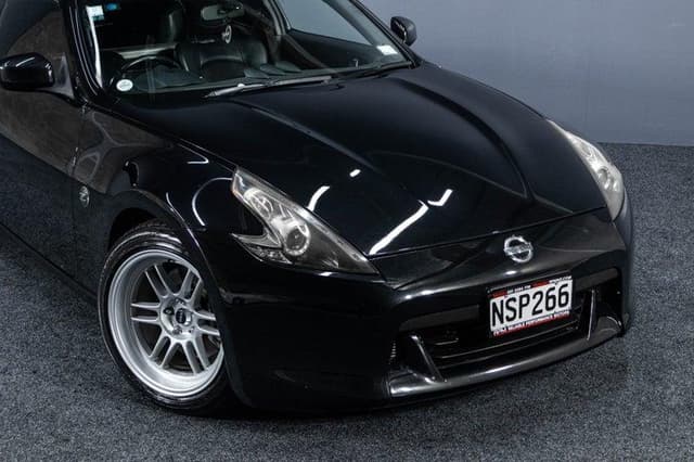 2009 Nissan Fairlady Z JDM car for sale — photo 14 of 18