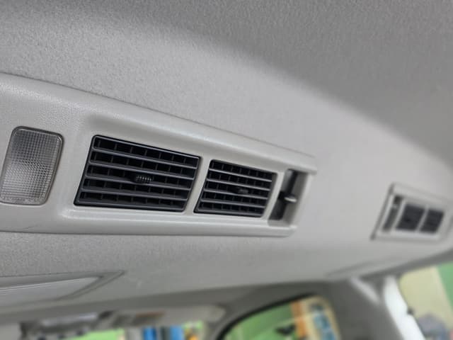 1998 Toyota HiAce JDM car for sale — photo 12 of 22