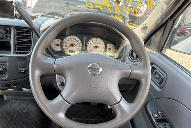 2007 Nissan Caravan JDM car for sale — photo 10 of 25