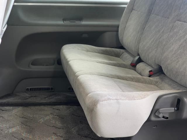 1998 Toyota Regius JDM car for sale — photo 5 of 22