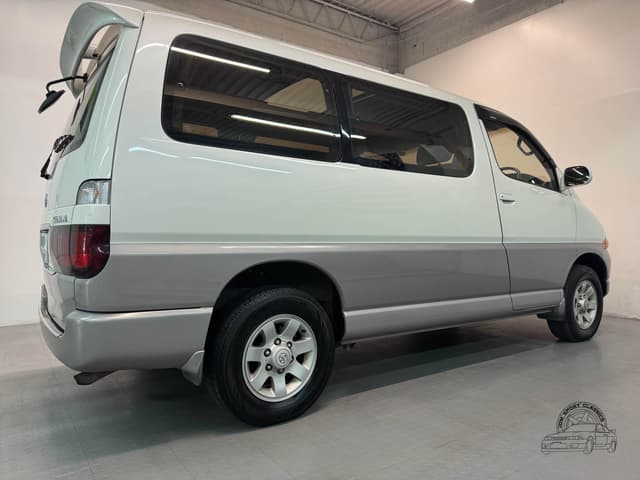 1997 Toyota Granvia JDM car for sale — photo 21 of 25