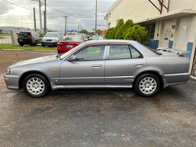 1998 Nissan Skyline JDM car for sale — photo 4 of 17
