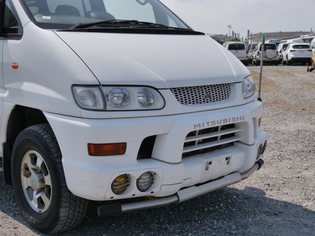 1999 Mitsubishi Delica JDM car for sale — photo 11 of 25