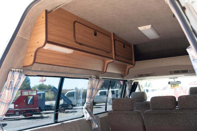 2001 Toyota Grand Hiace JDM car for sale — photo 14 of 19