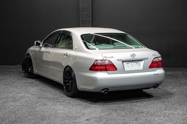 2006 Toyota Crown JDM car for sale — photo 7 of 15