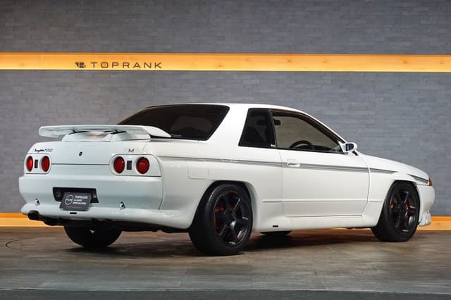 1990 Nissan Skyline JDM car for sale — photo 2 of 25