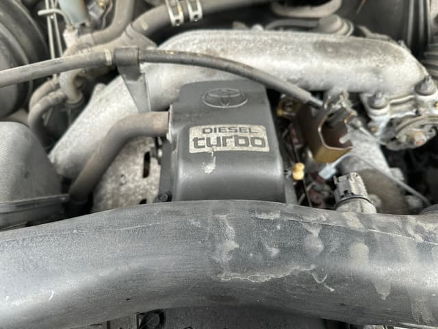 1997 Toyota Hilux Surf JDM car for sale — photo 9 of 10