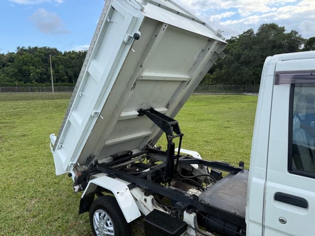 1999 Daihatsu Hijet JDM car for sale — photo 7 of 25