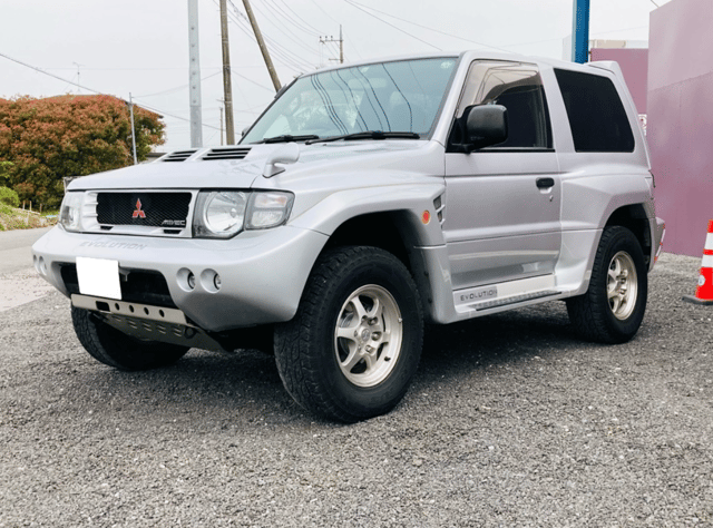 1997 Mitsubishi Pajero JDM car for sale — photo 2 of 21