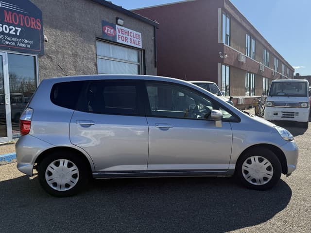 2005 Honda Fit JDM car for sale — photo 2 of 11