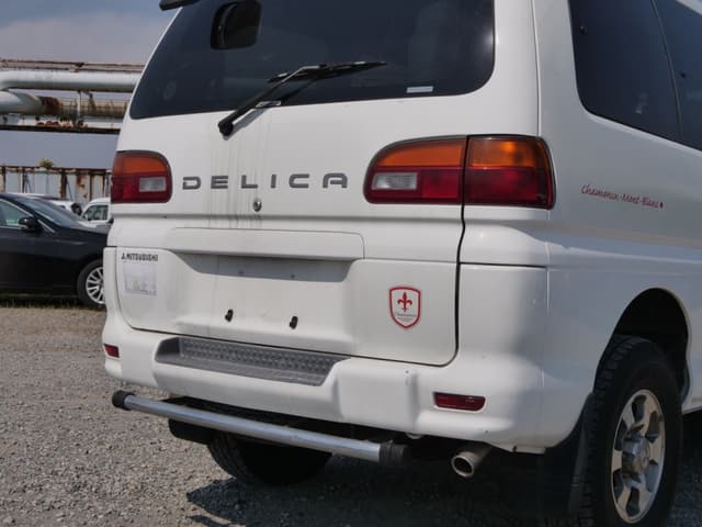 1999 Mitsubishi Delica JDM car for sale — photo 18 of 25