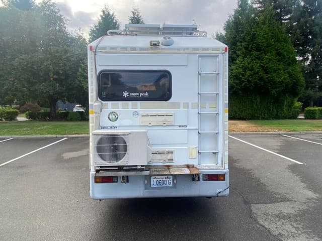1992 Mitsubishi Delica JDM car for sale — photo 4 of 25