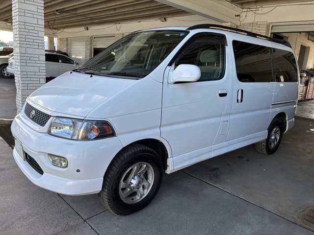 1997 Toyota Regius JDM car for sale — photo 8 of 13
