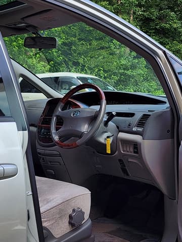 2001 Toyota Estima JDM car for sale — photo 13 of 25