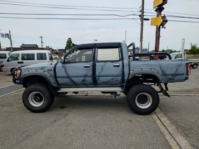 1995 Toyota Hilux JDM car for sale — photo 6 of 13