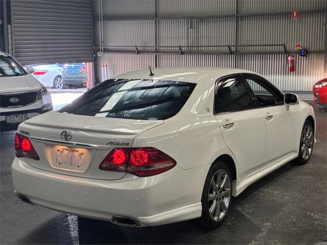 2009 Toyota Crown JDM car for sale — photo 2 of 20
