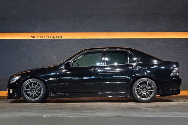 2002 Toyota Altezza JDM car for sale — photo 4 of 25