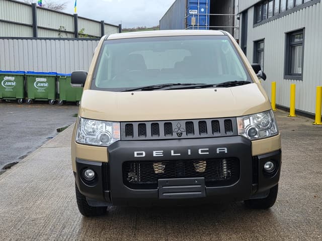 2009 Mitsubishi Delica JDM car for sale — photo 3 of 24