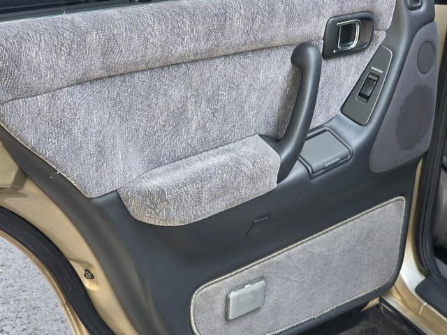 1994 Toyota Crown JDM car for sale — photo 23 of 25