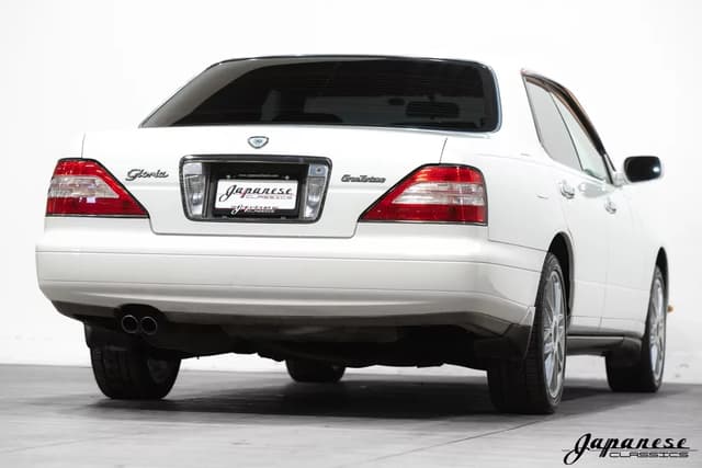 1998 Nissan Gloria JDM car for sale — photo 8 of 25