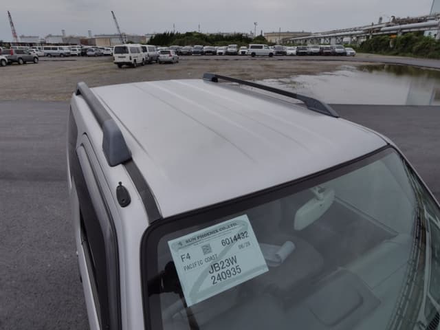 2001 Suzuki Jimny JDM car for sale — photo 14 of 25
