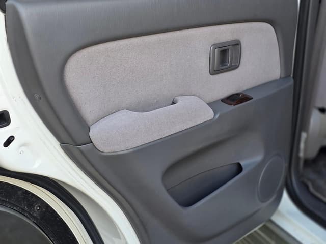 2001 Toyota Hilux Surf JDM car for sale — photo 12 of 25