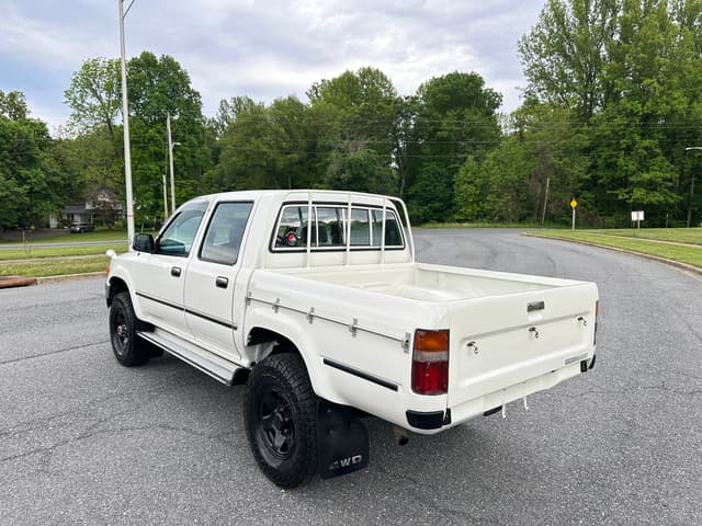 1992 Toyota Hilux JDM car for sale — photo 4 of 20
