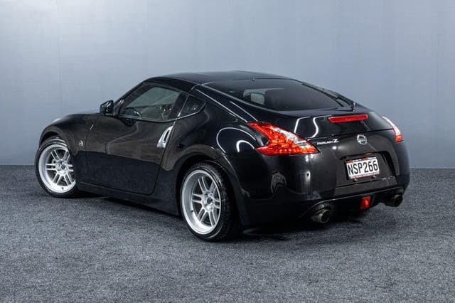 2009 Nissan Fairlady Z JDM car for sale — photo 4 of 18