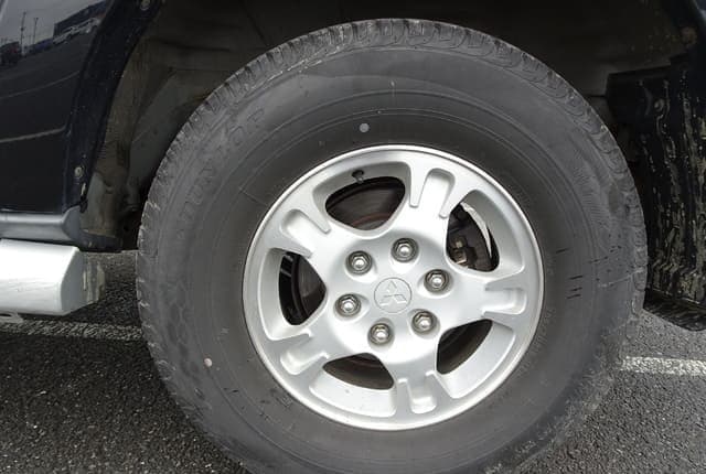 2008 Mitsubishi Pajero JDM car for sale — photo 10 of 25