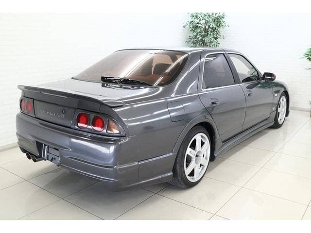 1993 Nissan Skyline JDM car for sale — photo 2 of 17