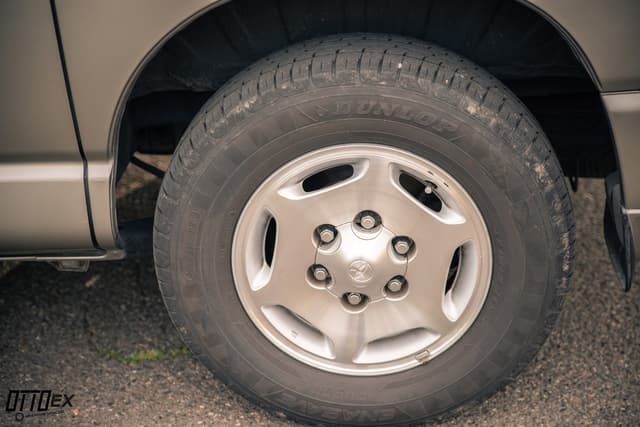 2001 Toyota Granvia JDM car for sale — photo 14 of 25