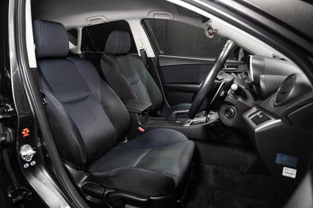 2009 Mazda Axela JDM car for sale — photo 12 of 16