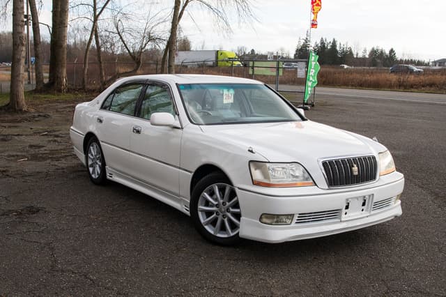 2001 Toyota Majesta JDM car for sale — photo 3 of 15