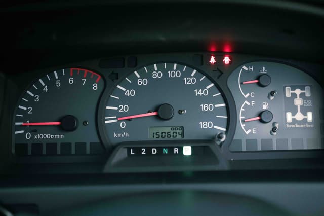2000 Mitsubishi Delica JDM car for sale — photo 16 of 25