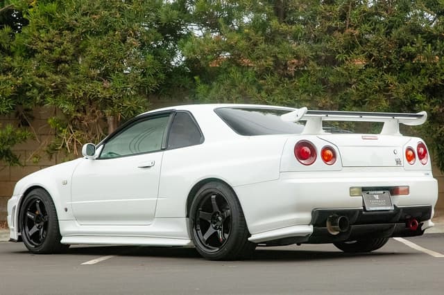 1999 Nissan Skyline JDM car for sale — photo 6 of 25