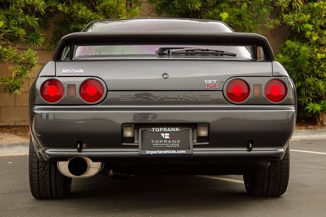 1990 Nissan Skyline JDM car for sale — photo 9 of 25