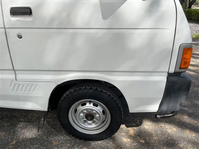 1992 Daihatsu Hijet JDM car for sale — photo 10 of 16