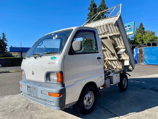 1995 Mitsubishi Minicab JDM car for sale — photo 3 of 25