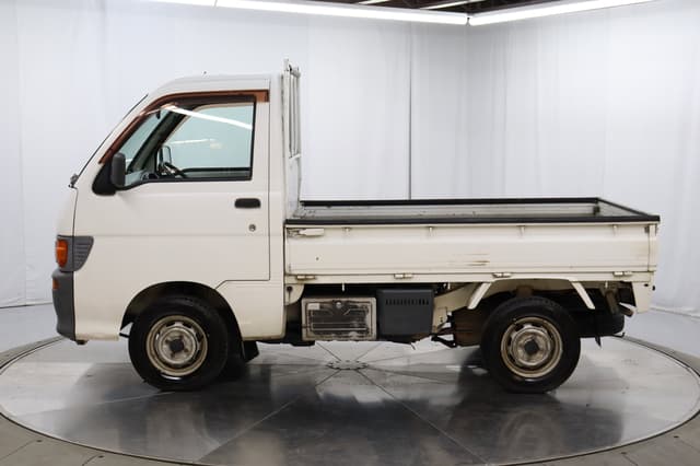 1997 Daihatsu Hijet JDM car for sale — photo 4 of 25