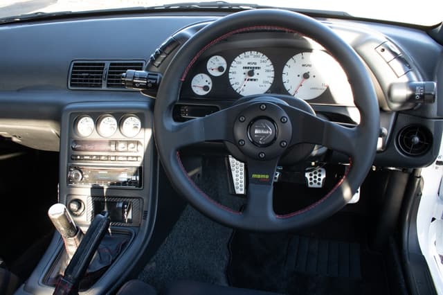 1994 Nissan Skyline JDM car for sale — photo 14 of 25