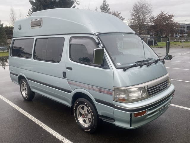 1995 Toyota HiAce JDM car for sale — photo 2 of 10