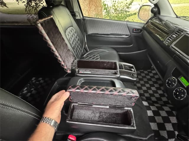 2010 Toyota HiAce JDM car for sale — photo 20 of 23