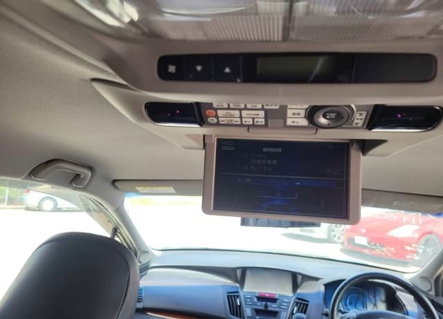 2010 Honda Odyssey JDM car for sale — photo 13 of 16